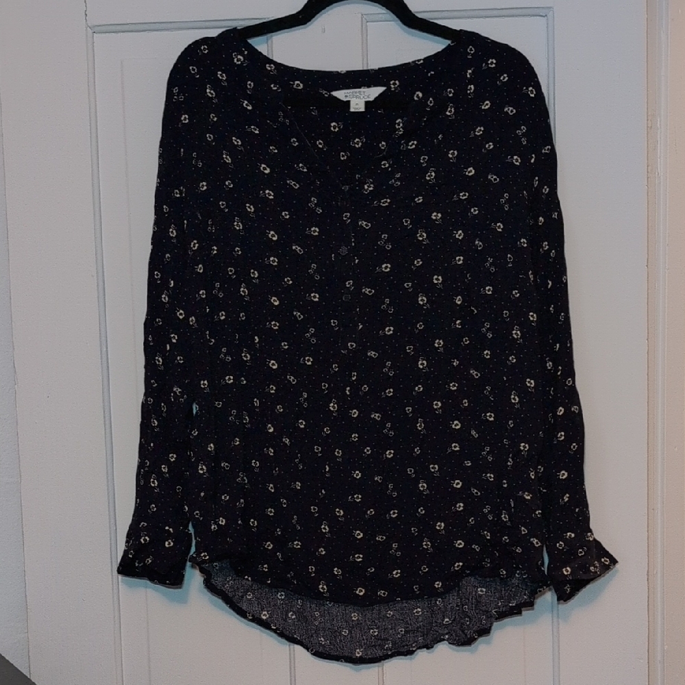 Market & Spruce Navy Floral Blouse